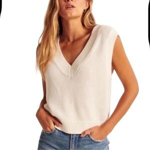Abercrombie & Fitch V-neck Sweater Vest in Ivory Preppy Academia Size Small
